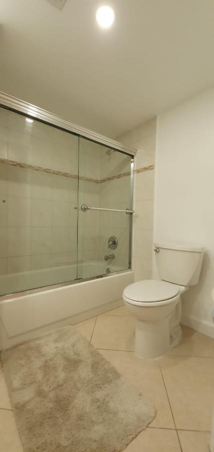 Yacht Club Aventura 2Br + 2Ba Appartamento Miami Esterno foto